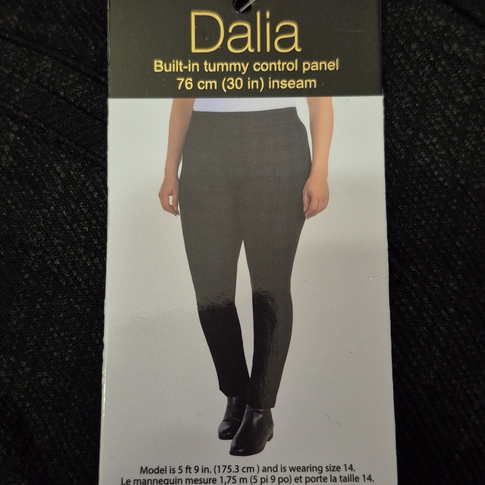 🖤Sz:16x30: Dalia Narrow leg Pull On Pants: Plaid